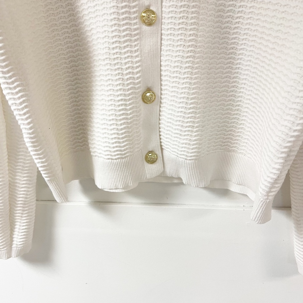 Rachel Zoe White Cardigan Scalloped neckline textured Size XL Gold buttons - Picture 5 of 9